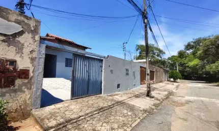 2 Casas à Venda com 2 dormitórios, 360,00m² no mesmo lote