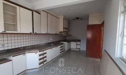 Casa com 4 quartos para alugar na Rua das Laranjeiras, 95, Setor Campinas, Goiânia