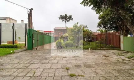 Sobrado com quintal no Bairro Bacacheri 4 quartos 400m2
