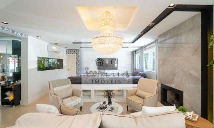 Casa Alto Padrão 4 Suítes com piscina no Bairro Santa Cândida 266m2