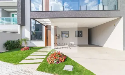 Sobrado Triplex em Condomínio com 4 quartos no Uberaba - 180 m²