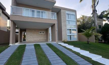 Casa à Venda em Alphaville Litoral Norte 1 – R$ 1.850.000
