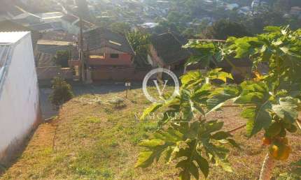 Obra para várias kitnets interrompida à venda em Nova Suíça com terreno de 370 Mil