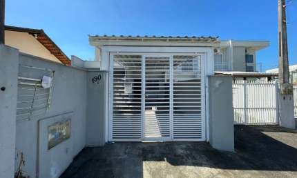 Casa com 2 quartos à venda na Rua Luiz Reduzino Pacheco, 190, São Marcos, Joinville por R$ 310.000