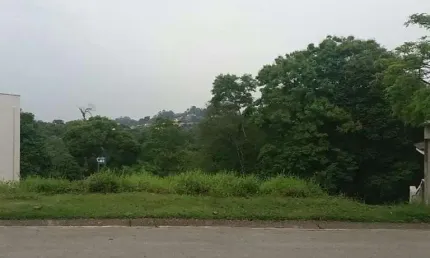 Terreno à venda na Alameda Turmalina, 204, Golf Gardens, Carapicuíba por R$ 490.000