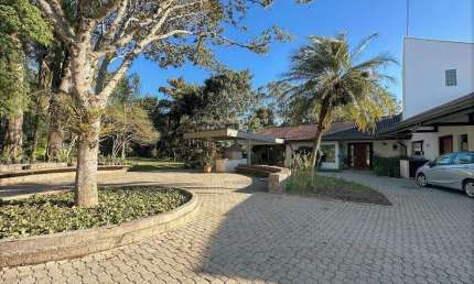 Casa com 3 quartos à venda na Estrada dos Pinheiros, 800, Chácara dos Junqueiras, Carapicuíba por R$ 2.900.000