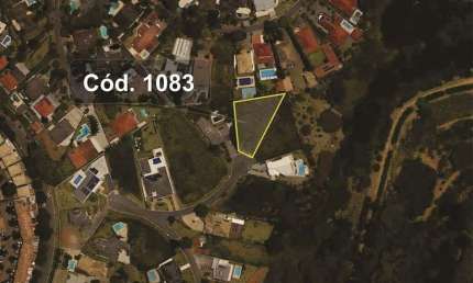 Terreno à venda na Rua Córsega, Jardim Passárgada I, Cotia por R$ 1.390.000