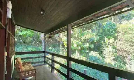 Terreno de 2057 m² com duas casas grandes à venda, por r$ 1.600.000 - sape - niterói/rj
