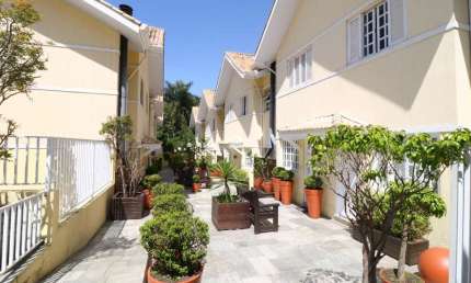 Casa no condomínio Villagio Flamingo I para venda com 3 quartos, sendo 1 suíte, 157m²