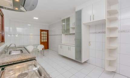 Casa tipo para venda com 3 quartos, sendo 1 suíte, 247m²