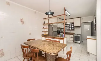 Sobrado para venda em Parque São Domingos com 3 quartos, sendo 1 suíte, 210m²