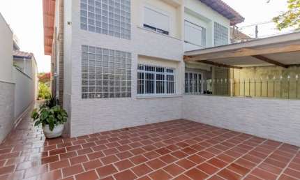 Casa tipo para venda com 3 quartos, sendo 1 suíte, 151m²