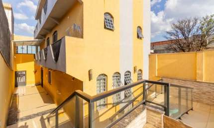 Sobrado para venda com 6 quartos, sendo 1 suíte, 273m²