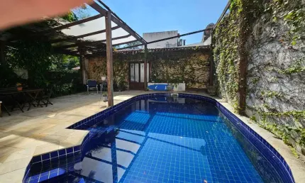 Casa tipo para venda em Vila Cordeiro com 3 quartos, sendo 3 suítes, 372m²