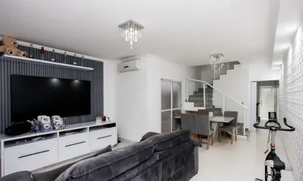 Sobrado para venda em Vila Palmeiras com 3 quartos, sendo 3 suítes, 155m²