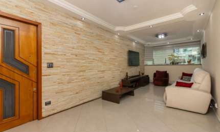 Sobrado para venda com 3 quartos, sendo 2 suítes, 217m²