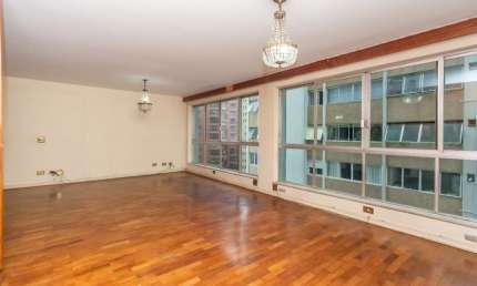 Apartamento tipo para venda com 4 quartos, sendo 1 suíte, 227m²