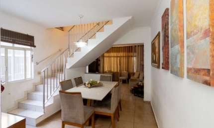 Casa com 3 quartos à venda na Avenida Cônego José Salomon, 442, Vila Bonilha, São Paulo