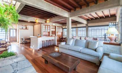 Casa tipo para venda com 3 quartos, sendo 1 suíte, 230m²