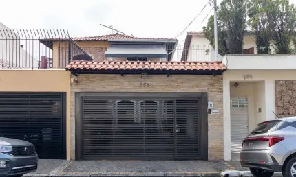 Casa tipo para venda com 3 quartos, sendo 1 suíte, 357m²