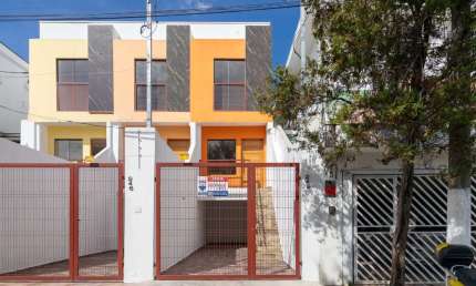 Sobrado para venda com 2 quartos, sendo 1 suíte, 104m²