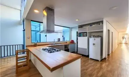 Casa tipo para venda em Vila Anglo Brasileira com 6 quartos, sendo 1 suíte, 370m²