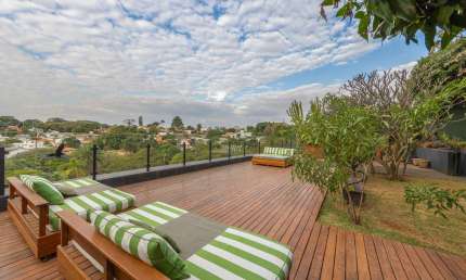 Casa tipo para venda com 4 quartos, sendo 4 suítes, 598m²