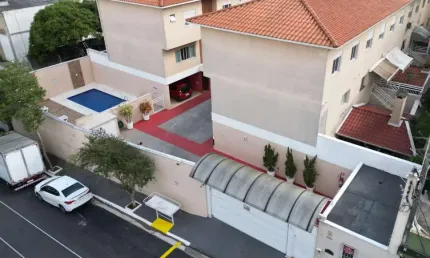 Casa em condomínio para venda com 3 quartos, sendo 1 suíte, 140m²