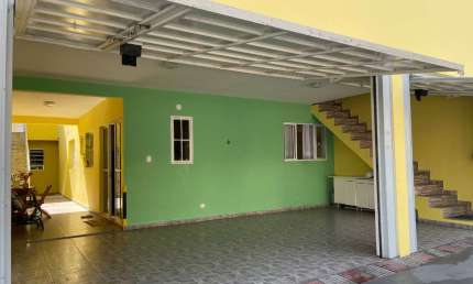 Sobrado para venda com 4 quartos, sendo 2 suítes, 230m²
