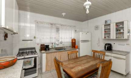 Casa tipo para venda em Chora Menino com 8 quartos, sendo 2 suítes, 104m²