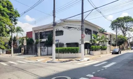 Casa comercial para venda e locação em Paraíso, 181m²