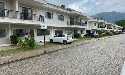Casa com 4 quartos para alugar na Rua Manhuaçu, 599, Vargem Grande, Rio de Janeiro