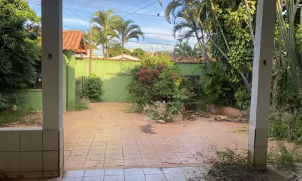 Oportunidade Única! Casa Ampla com 4 Suítes e Estrutura para Segundo Piso em Goiânia