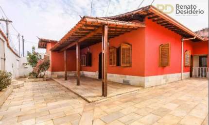 Casa estilo colonial com 4 quartos a venda no Esplanada