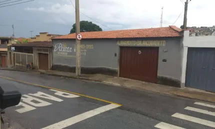 Casa 03 quartos, suíte, 03 vagas cobertas uma edícula, bairro vera cruz
