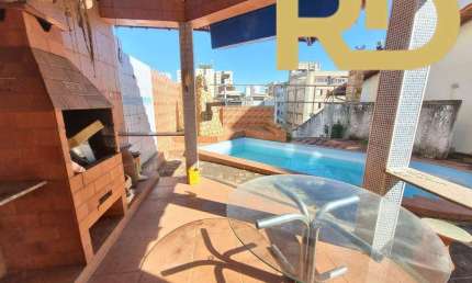 Casa com 4 quartos, piscina e área de lazer a venda no Bairro Sagrada Família