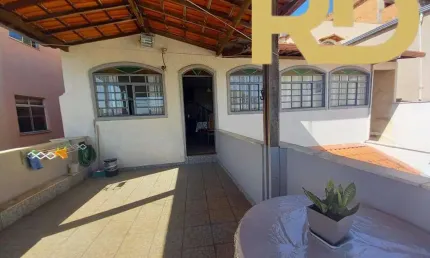 Casa 4 quartos, 2 vagas com sacada e vista maravilhosa da cidade