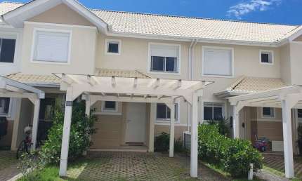 Linda casa em condomínio, 2 suítes no Morro das Pedras - Florianópolis/SC
