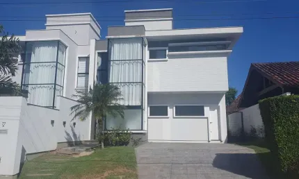 Casa à venda, 3 dorm, no bairro Lagoa da Conceição em Florianópolis-SC