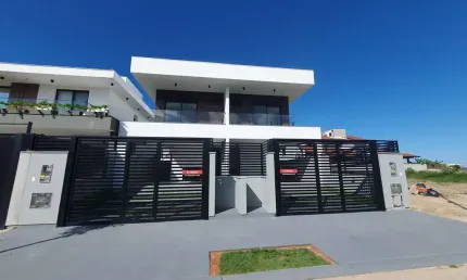 Casa 3 suítes à venda, a 200m da praia - Campeche - Florianópolis/SC