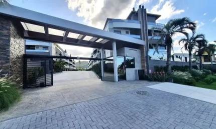Excelente  apartamento com linda vista, 2 dormitórios no Campeche - Florianópolis /SC.