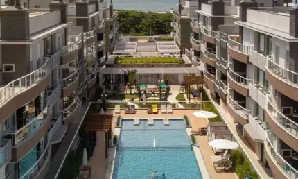Apartamento 3 dormitórios, 50m da praia no Campeche - Florianopolis/SC