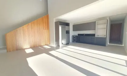 Casa com 4 dormitórios, sendo 1 no térreo, para alugar, Lagoa da Conceição - Florianópolis/SC