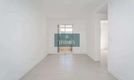 Apartamento 2 dormitórios com suíte e 2 vagas de garagem no Itacorubi, Florianópolis/SC