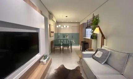 Apartamento 2 dormitórios no centro. próximo ao angeloni supermercados.