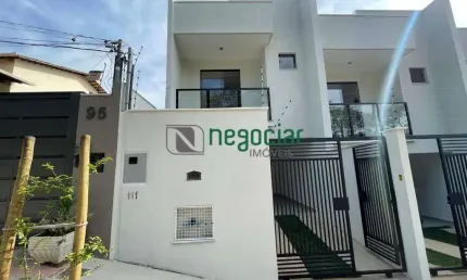 Casas geminadas com áreas, 3 quartos no bairro Centro.