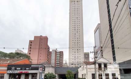 Apartamento à venda no Centro – Rua Emiliano Perneta – Edif. Le Parc Residence