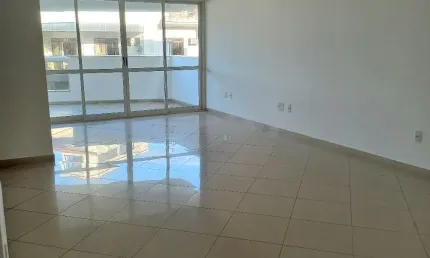 Apartamento com 3 quartos para alugar no Imbetiba, Macaé 