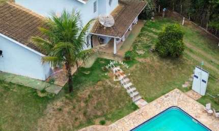Chácara à venda com 4 dormitórios (2 Suítes) , 2400 m² por R$ 950.000 - Recanto dos Pássaros - Piracaia/SP