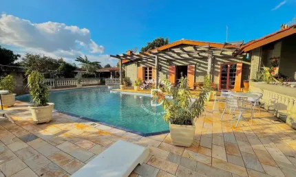 Chácara à Venda em Atibaia com 4 dormitórios (3 suítes), 1.997 m² por R$ 950.000 - Atibaia/SP